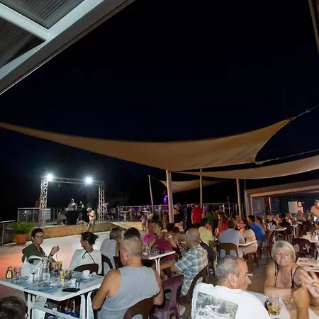 Camping Mobil-home Avec Terrasse - 2 - Api-1-52-1109 Hyères